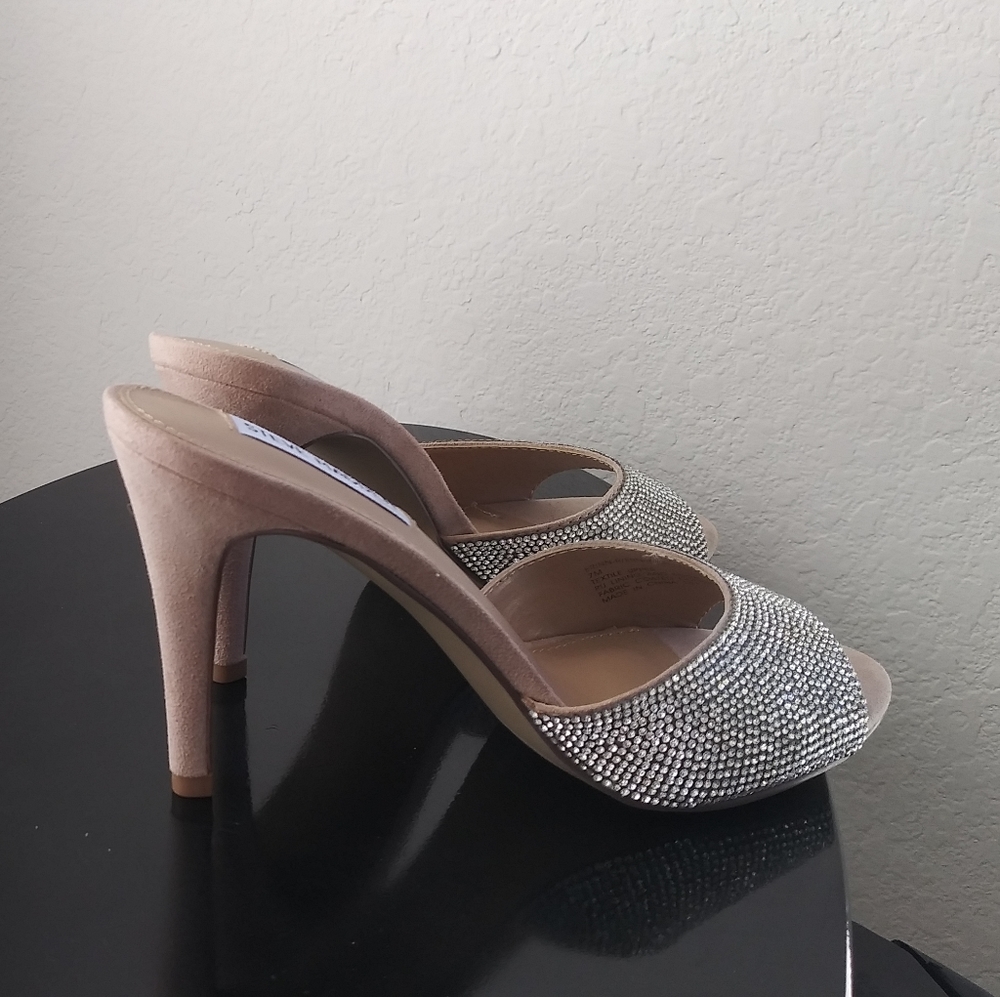 Heels - Picture 8 of 14